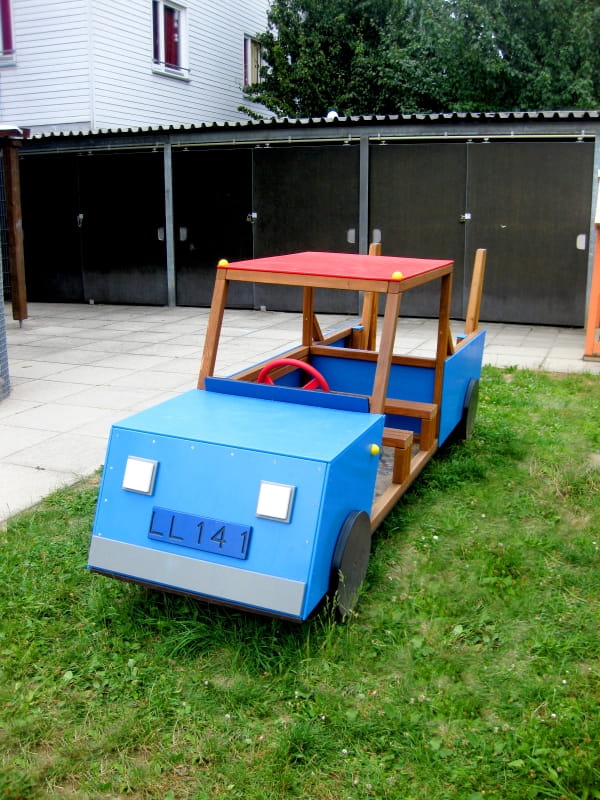  width=671