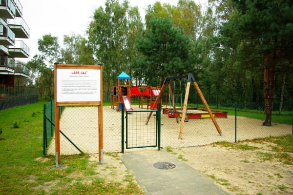 width=671